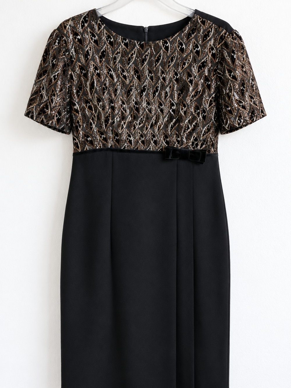Black and Gold Short-Sleeve Cocktail Dress/JOHN ROBERTS/ SIZE 16